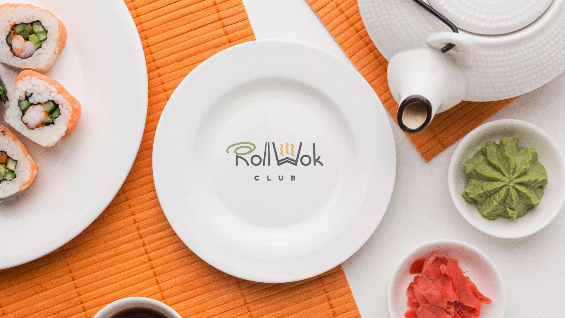 Разработка логотипа и фирменного стиля суши-бара «Roll Wok Club» в Торжке